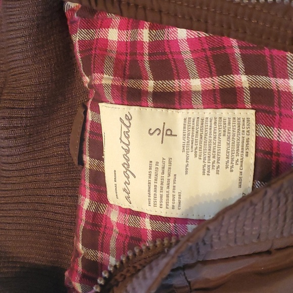 Vest - Picture 2 of 3